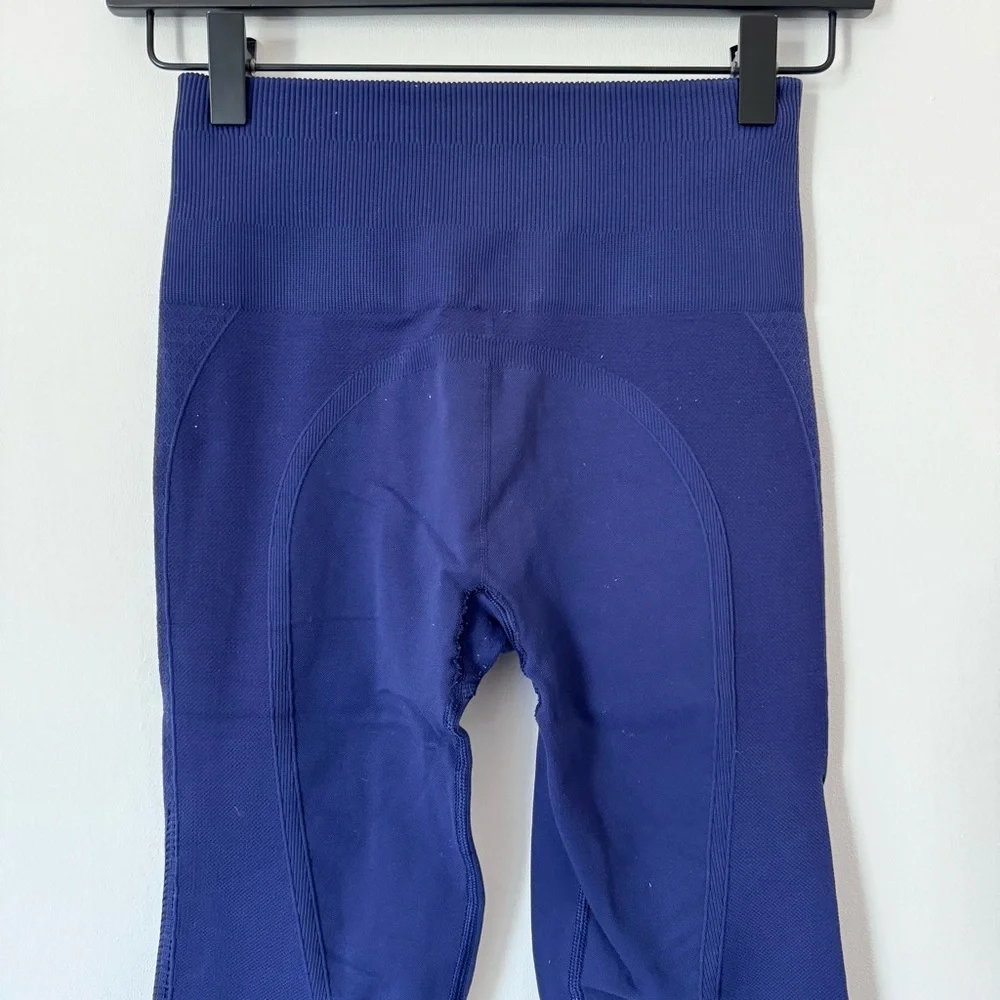 Lululemon Flow & Go Tight Hero Blue Size 4